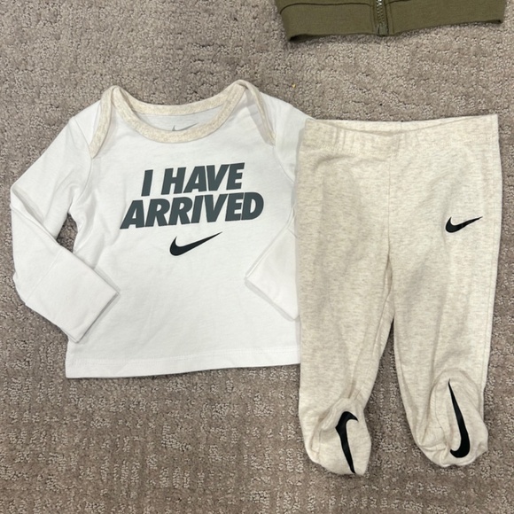 Newborn/3Mo Nike/Air Jordan Bundle - Picture 9 of 12